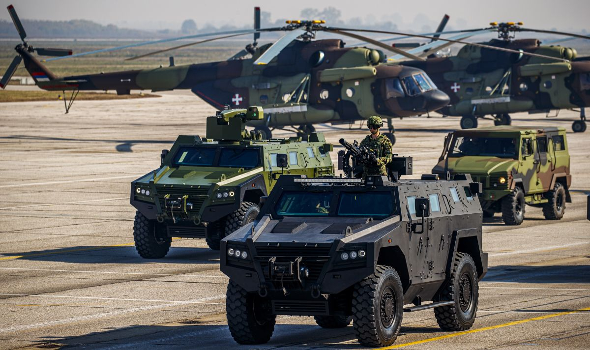 Военно оборудване за Украйна е преминало през територията на Сърбия