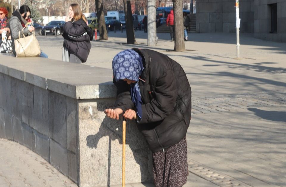 Парите на пенсионерите орязани в план на министерството на Асен Василев 