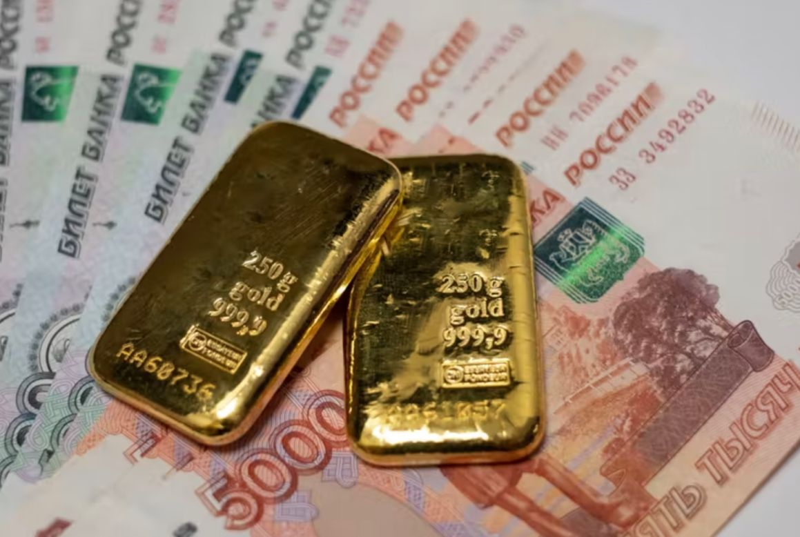 Песков: Русия обмисля да обвърже рублата със златото