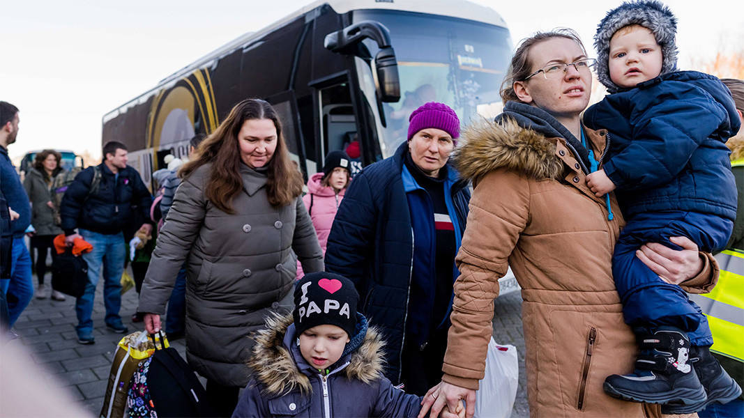 Норвегия спира парите на украинските бежанци, ако те...
