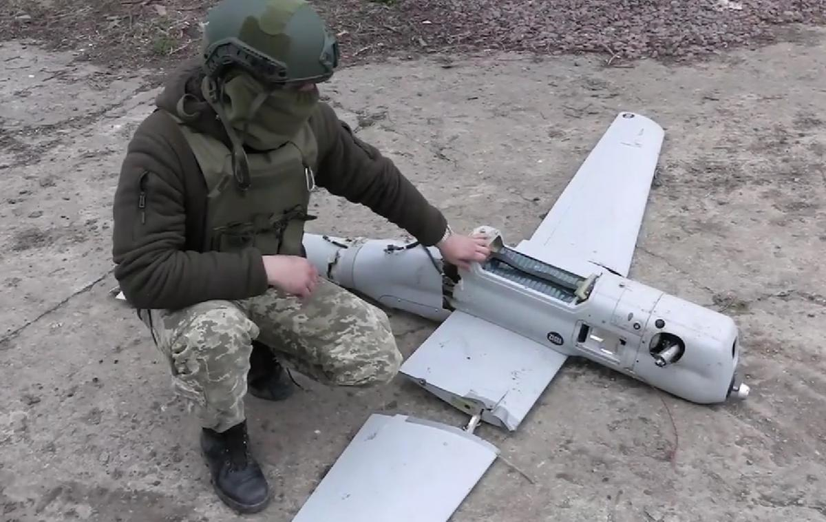 Украински военни свалиха най-новия руски дрон ВИДЕО