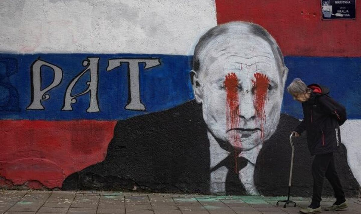 Гневни сърби си отмъстиха на Путин СНИМКА