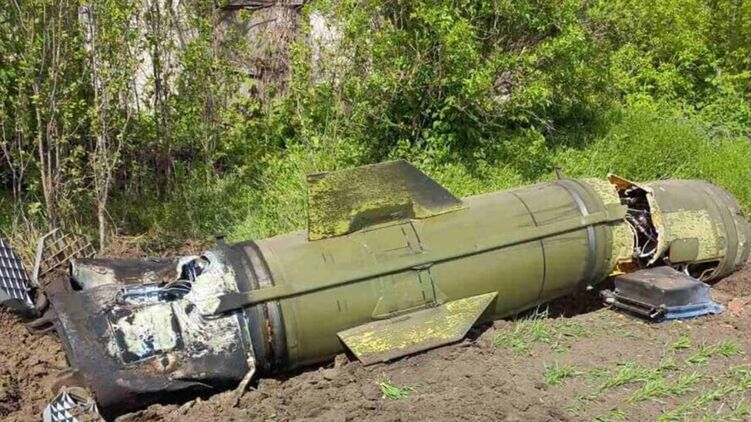Сводка: Евакуирана от "Азовстал" проговори за генерал-наемник, криещ се в бункер, огромна ракета падна край Днепропетровск
