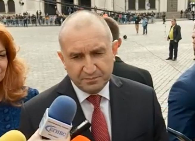 Радев с нов удар по Петков и Василев, каза защо решението на НС е опасна стъпка към въвличането на България във войната