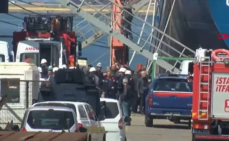 Взрив разтърси кораб в Истанбул ВИДЕО