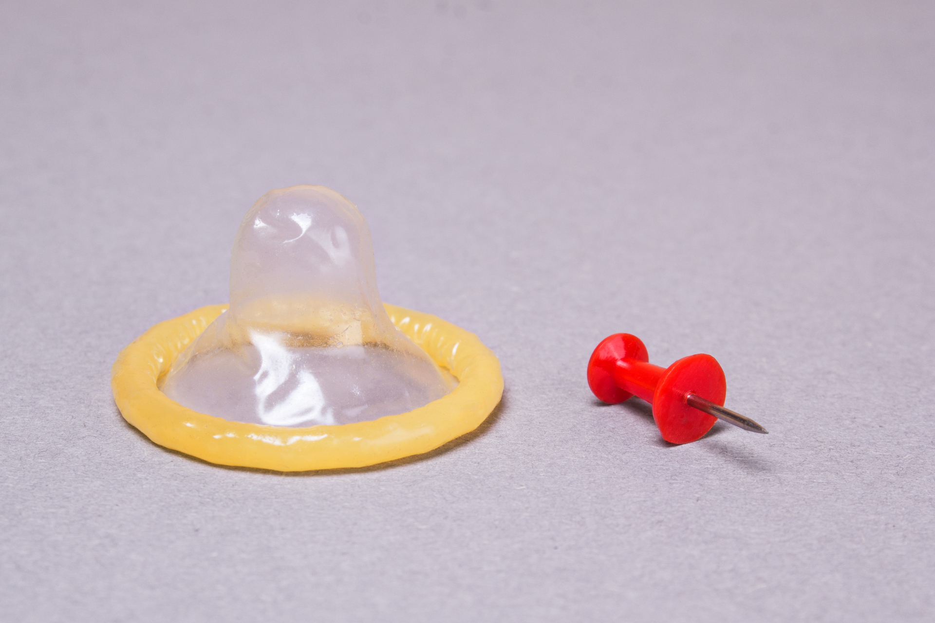 Палавница надупчи презерватива на партньора си и съжали жестоко 18+