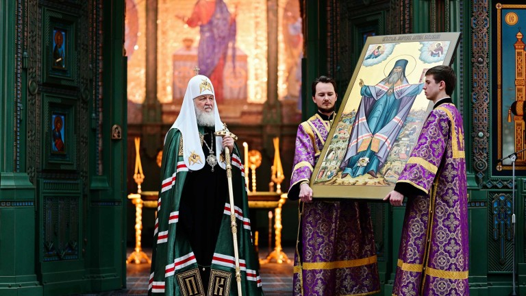 Патриарх Кирил намеси България в литургията си за Деня на победата