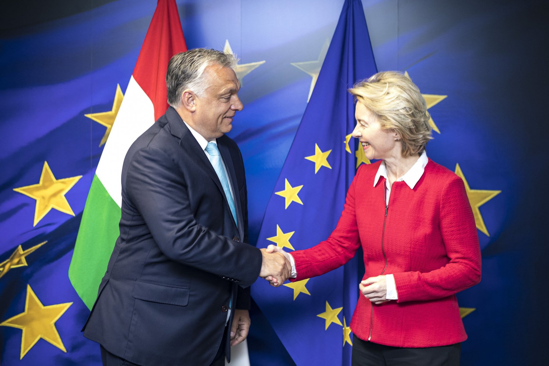 Фон дер Лайен и Орбан ще обсъдят в Унгария ембаргото на руския петрол