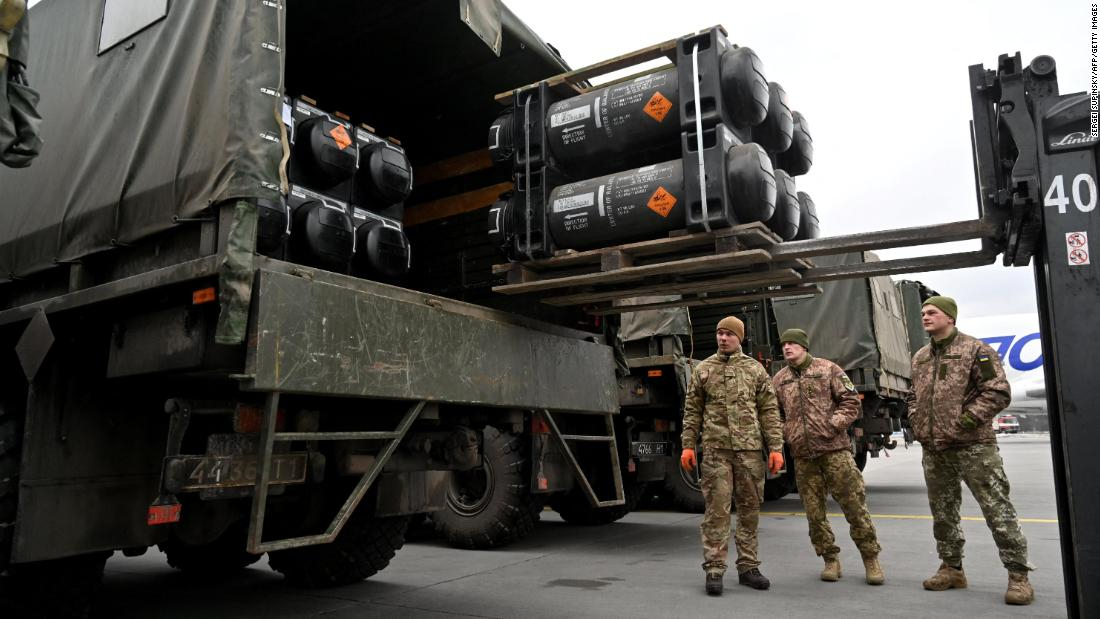 Пентагонът обяви какви оръжия е предал на Украйна