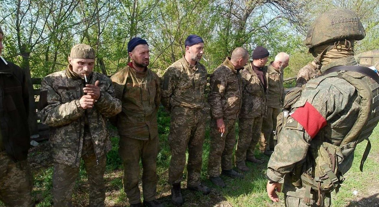 Стана ясно кои са и какво искат бойците от "Азов", които се предадоха с бели знамена