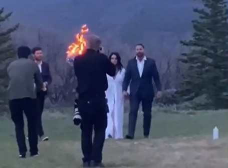 Младоженци шокираха гостите на сватбата с опасен трик ВИДЕО