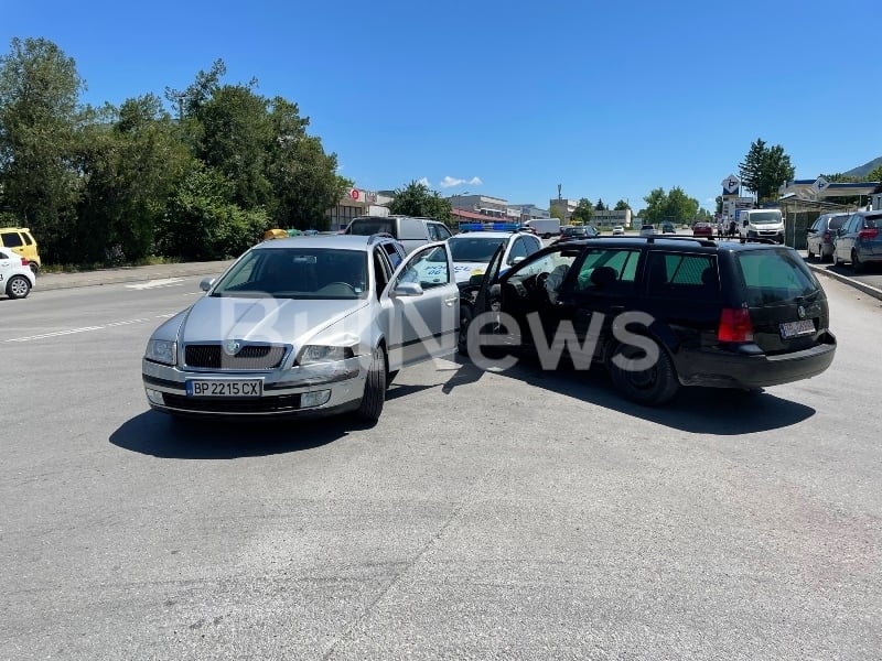 Известен врачански бизнесмен е приет в болница след тежка катастрофа СНИМКИ