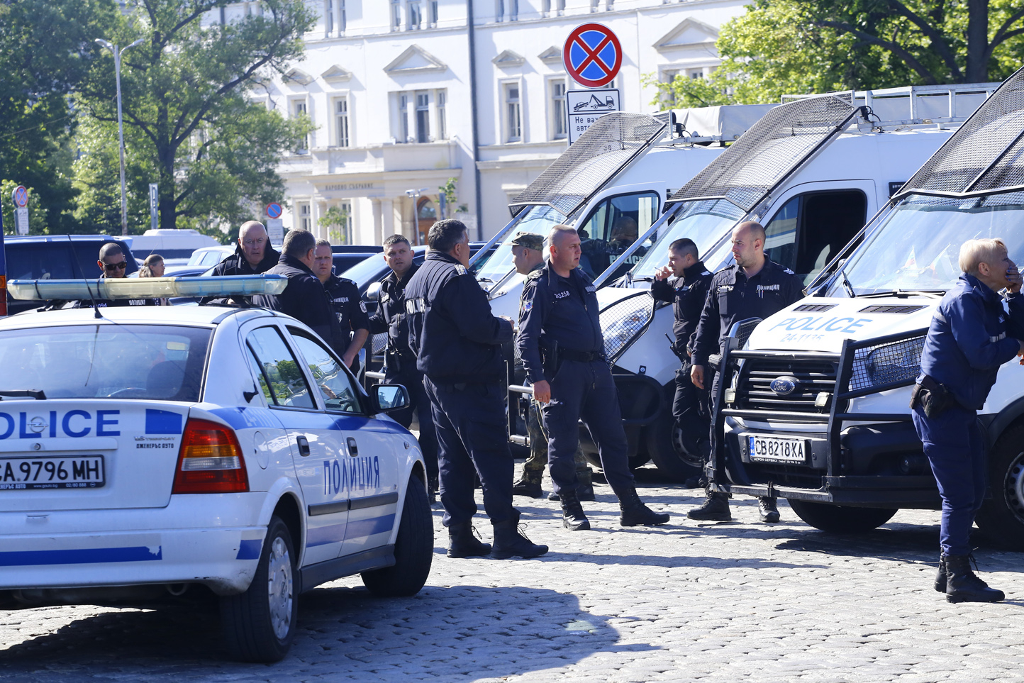 Стрелба в София! Почерня от полиция в ж.к. "Младост" 1, има ранен