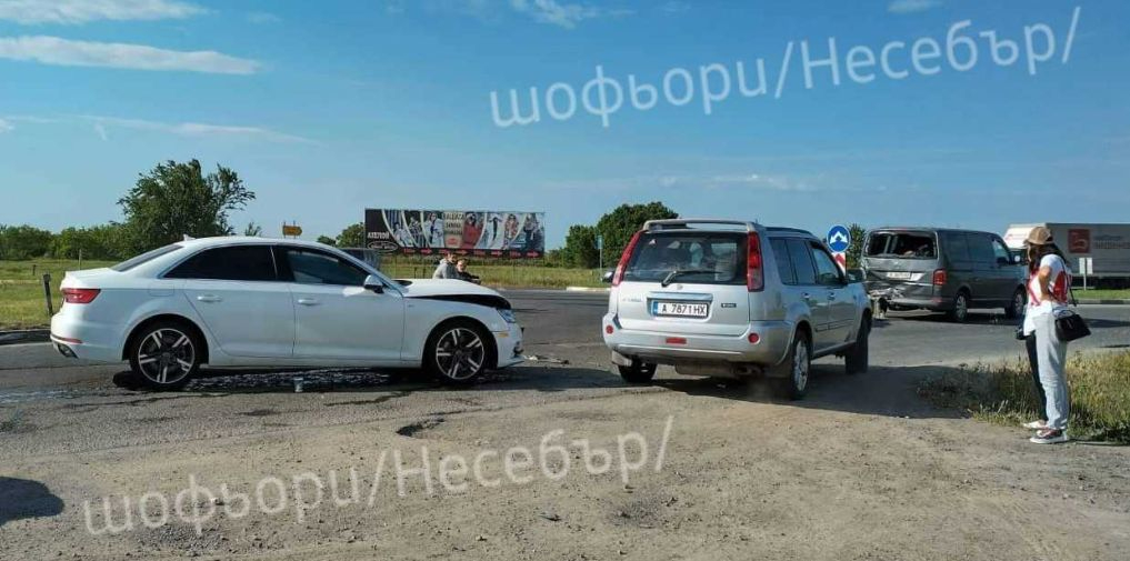 Свидетелка на мелето до Равда: Руса украинка фучеше с аудито, от колата слезе... ВИДЕО
