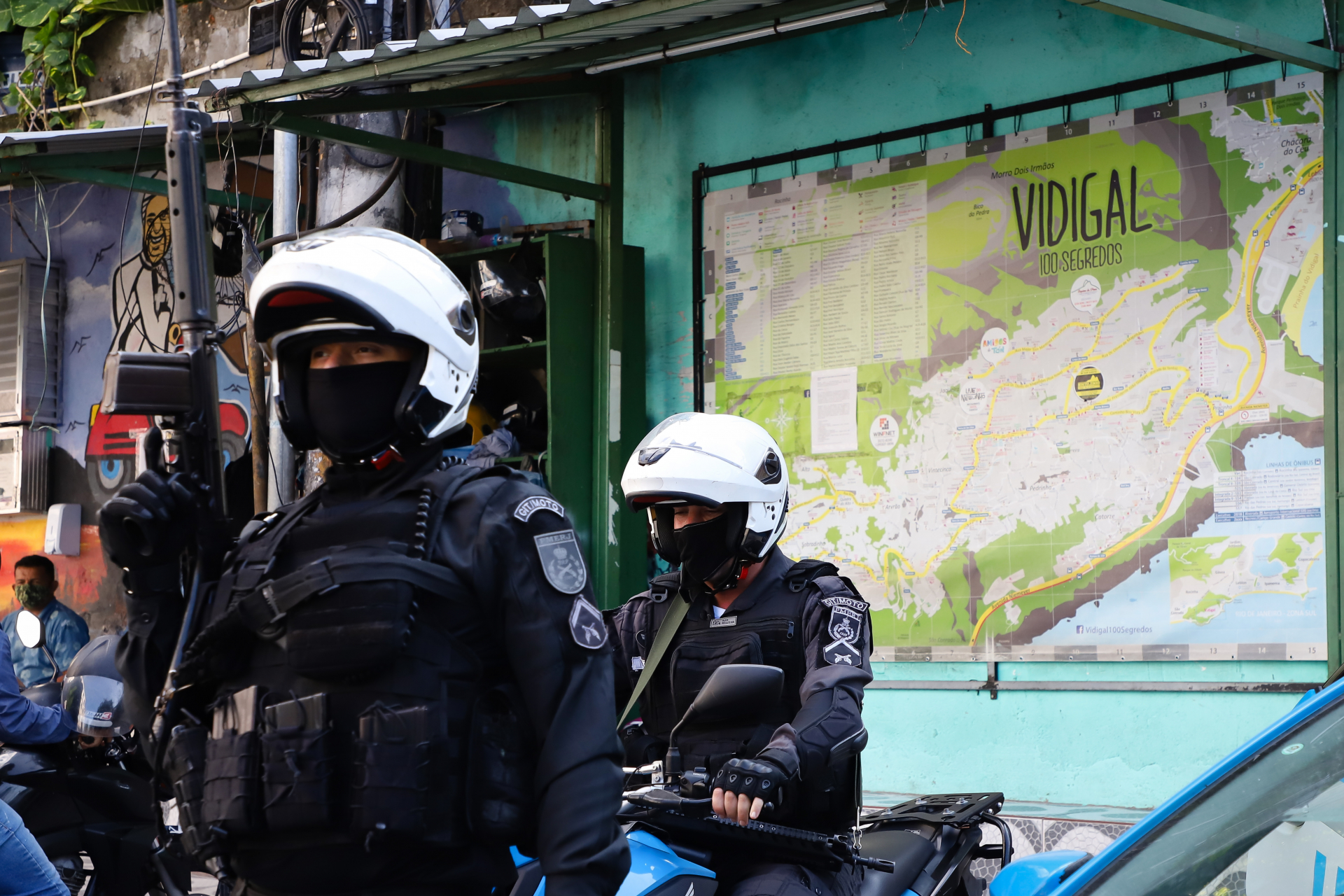 Полицейска акция в гето в Рио завърши с десетки трупове СНИМКИ