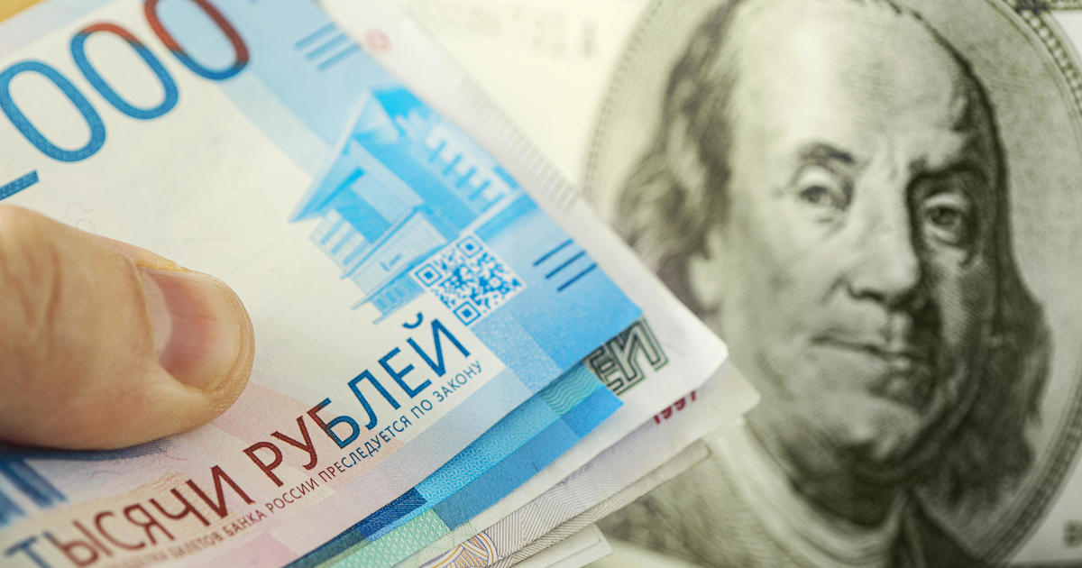 Нов тежък удар по долара, Русия ще плаща външния си дълг в рубли