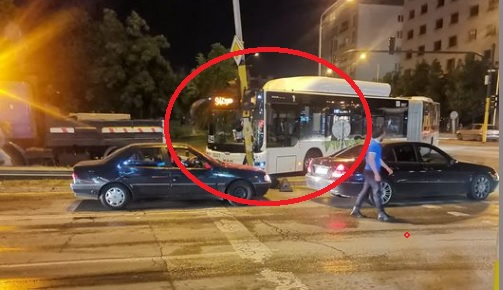 Мистериозен инцидент с автобус по късна доба в София СНИМКИ