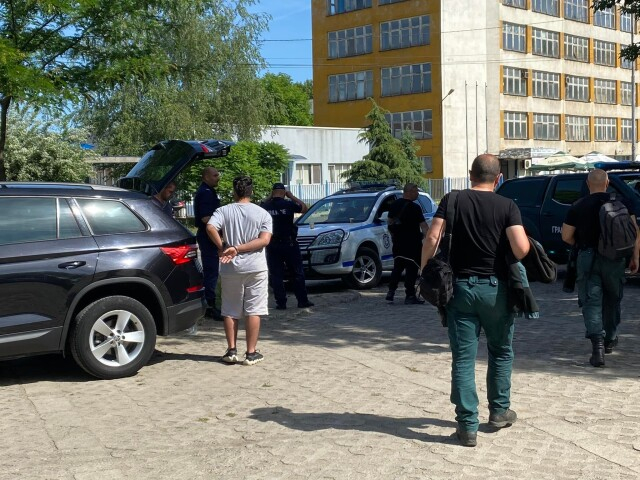 Полицаи провериха багажника на софийска кола и онемяха СНИМКИ