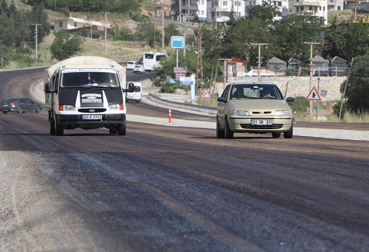 В Турция е нещо страшно, асфалтът започна да се топи СНИМКИ