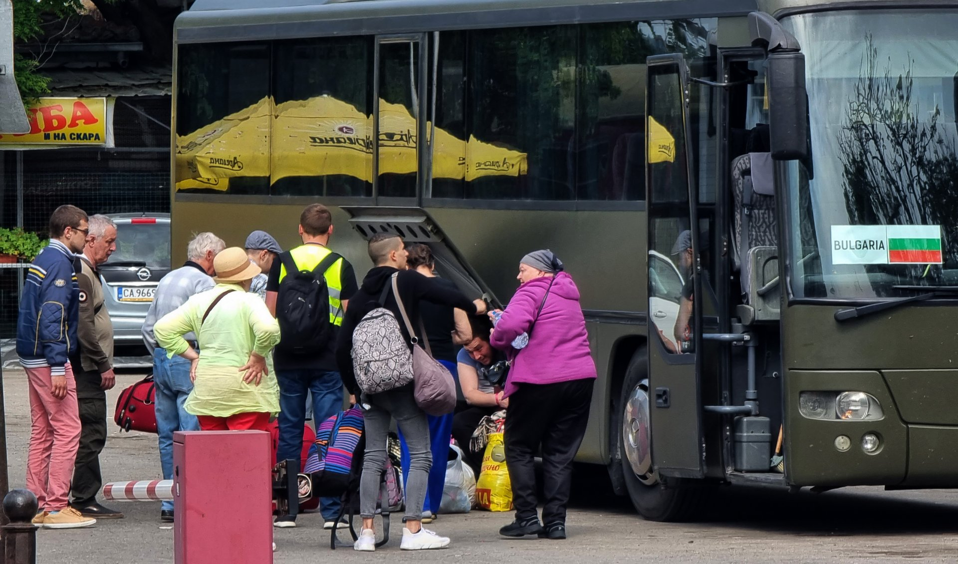 Десетки украински бежанци отново се покриха във Варна, други тръгнаха към...