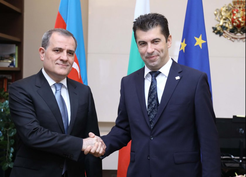 Петков и външният министър на Азербайджан обсъдиха газовите доставки СНИМКИ