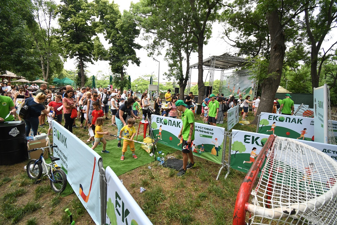 Над 1000 деца, родители и олимпийската шампионка Мадлен Радуканова участваха в RE-спортувай: „Детски фестивал на рециклирането“ на ЕКОПАК