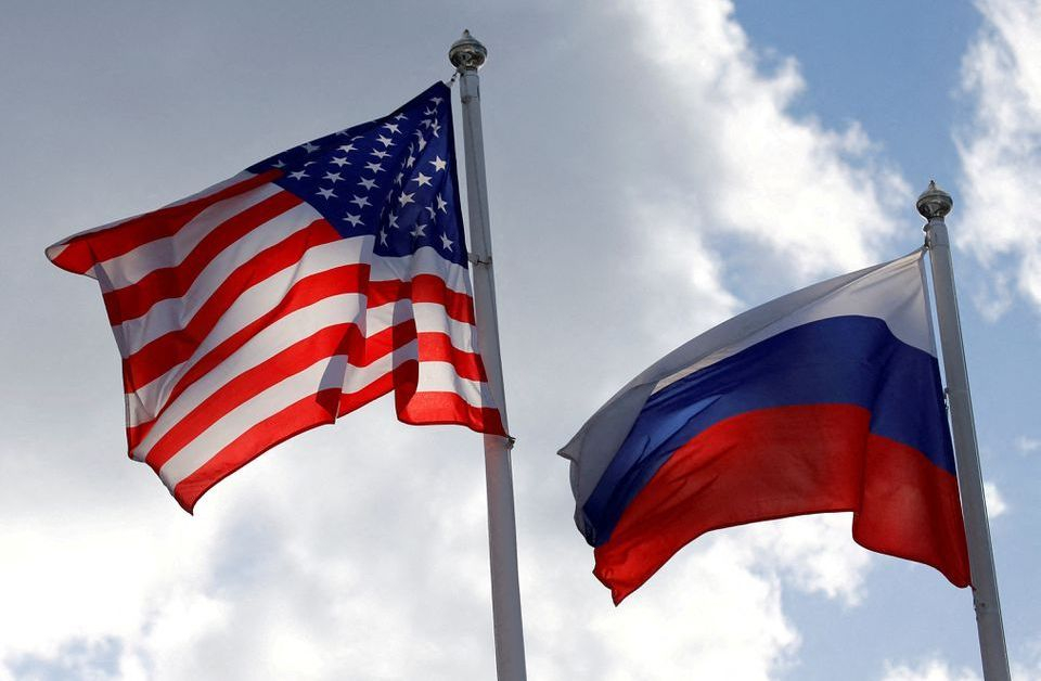 Русия с нов удар по САЩ, спира 61 души да...