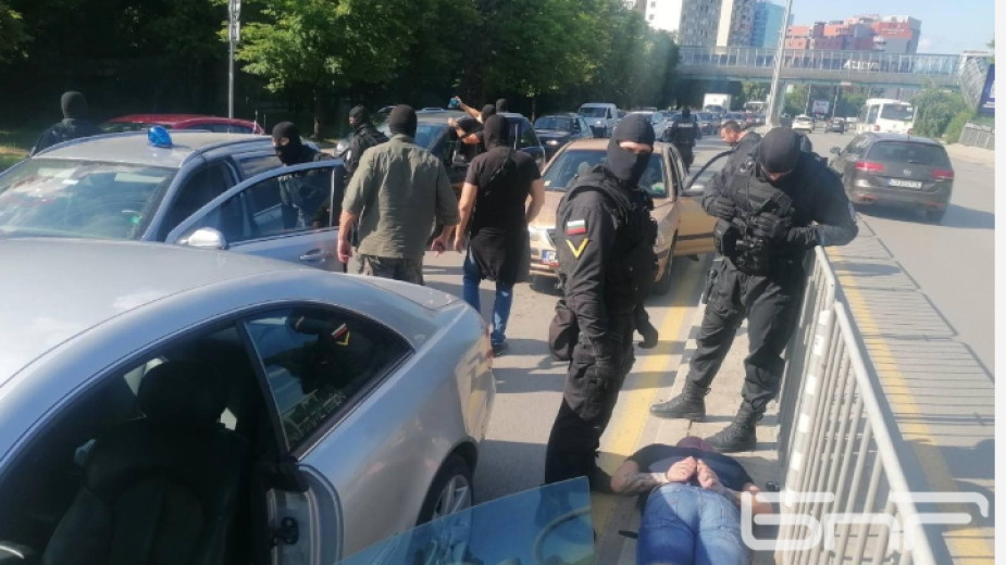 Спецакция на отряд "Кобра" в София! Задържаха опасния престъпник Зарчето СНИМКИ
