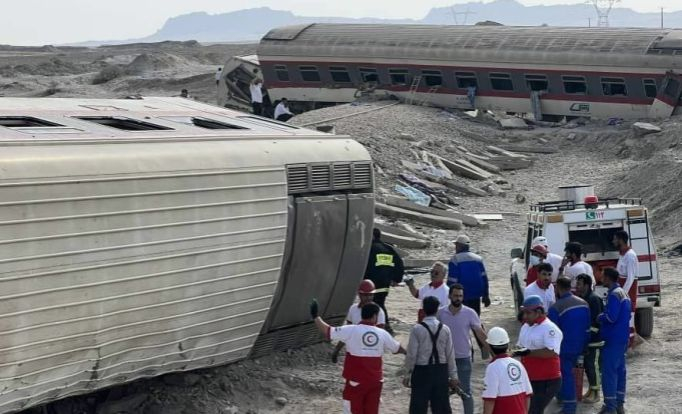 Брутална влакова катастрофа със 17 трупа в Иран ВИДЕО 18+