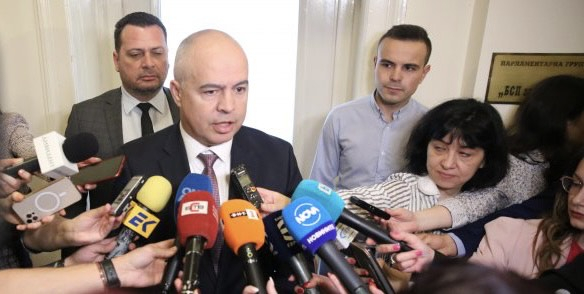 Свиленски, БСП: Няма напрежение в коалицията, бюджетът е внесен в парламента