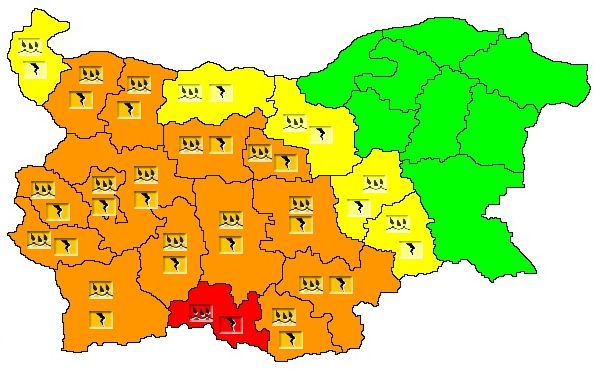 НИМХ с кошмарна прогноза за половин България, най-тежко ще е в... КАРТА 