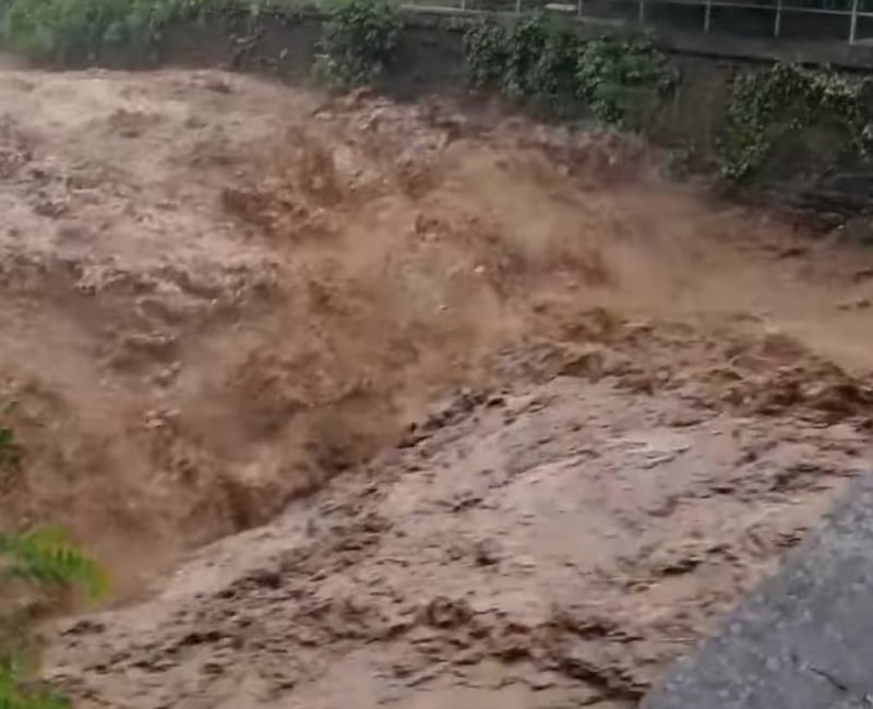 Невиждан апокалипсис в Северозапада! Всичко е под вода във Враца, а във Вършец... ВИДЕО