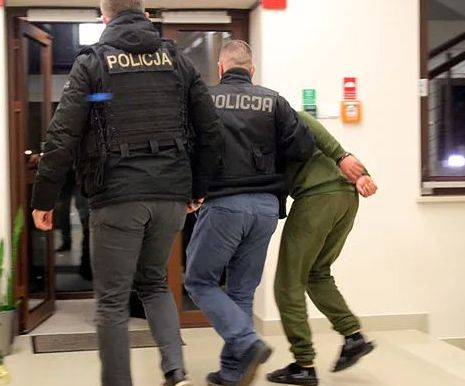 Касапница: Двама украинци заклаха своя сънародничка и наръгаха друга пред децата им в Полша