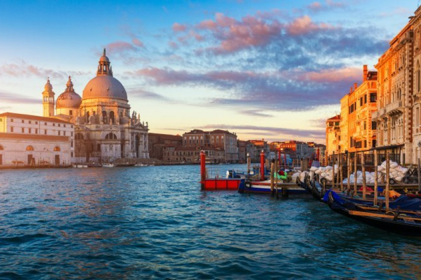 Пикник на германски туристи във Венеция им излезе 4000 евро