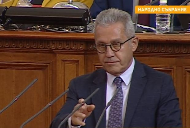 Парламентът започна горещо, Йордан Цонев и Карадайъ избухнаха 