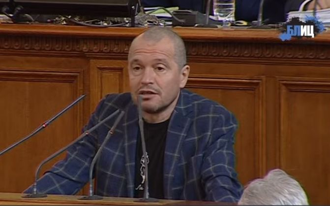 Вече хвърчат обиди, Тошко Йорданов каза кой депутат е „политическа магистралка“
