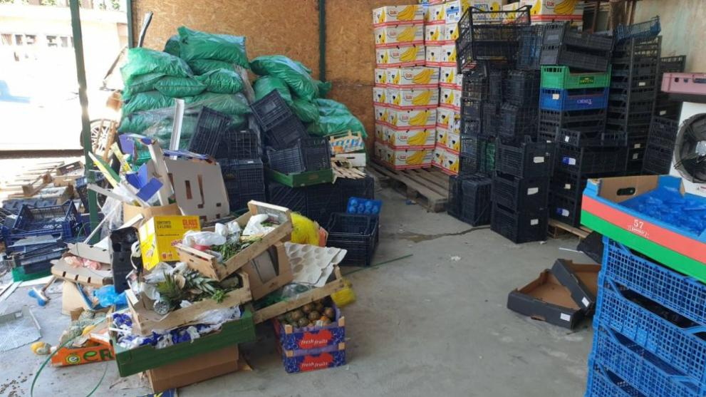 Спряха продажбата на над тон храни от нелегални складове в София СНИМКИ