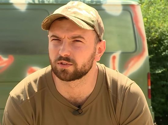 Командир, измъкнат с хеликоптер от Мариупол, застана начело на "Азов" 