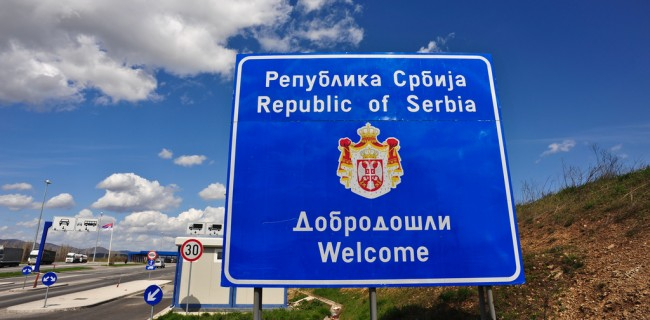Сръбски граничари спряха автобус от София за Страсбург и се хванаха за главите 