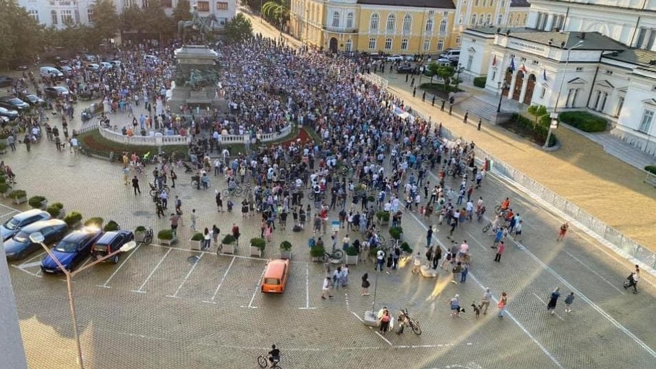 Александър Урумов: Искате ли да знаете точно колко голяма е “огромната подкрепа за правителството”?