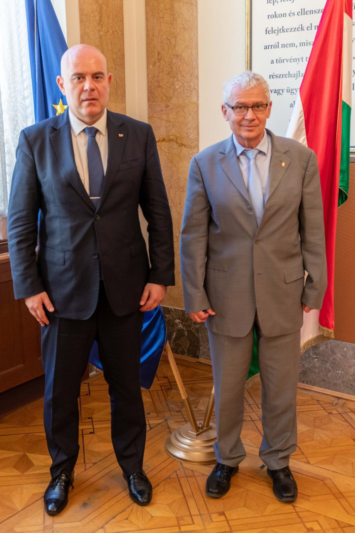 Гешев обсъди с унгарския си колега сътрудничеството между прокуратурите на двете страни