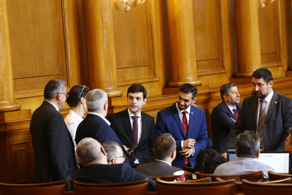 В НС ври и кипи след нотата на Митрофанова, депутатите чакат обяснение от...