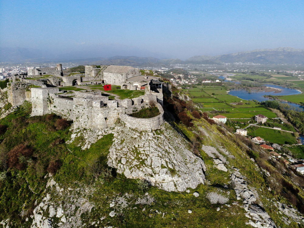 Албански замък крие най-мрачната и тъжна история СНИМКИ