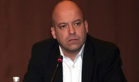 Иво Сиромахов със скандално разкритие за родните депутати
