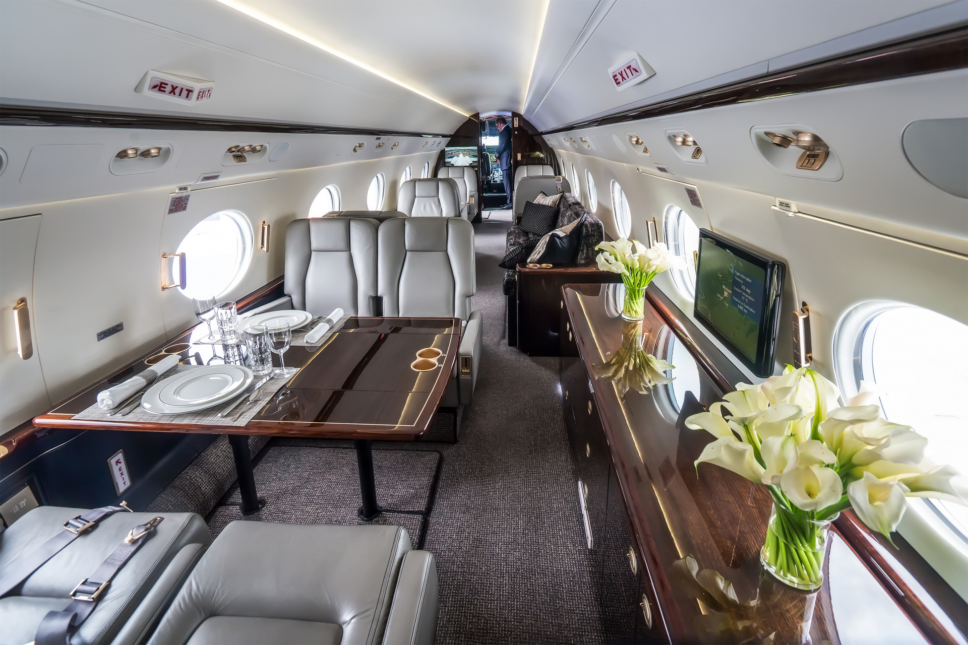 NYT: Ето къде ходят руските богаташи с частните си самолети 