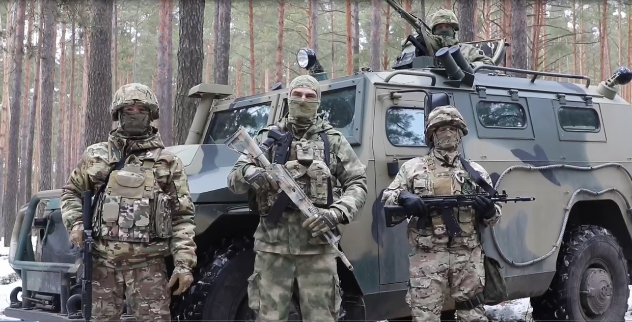 ВИДЕО от войната: Украински артилеристи унищожиха колона от руска бойна техника 