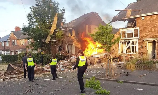 Инцидент: Eксплозия разруши къща в Бирмингам ВИДЕО