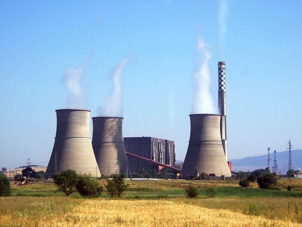 Енергийната трансформация на ТЕЦ Бобов Дол включва преминаване към природен газ, строителство на фотоволтаичен парк и производство на енергия от зелен водород