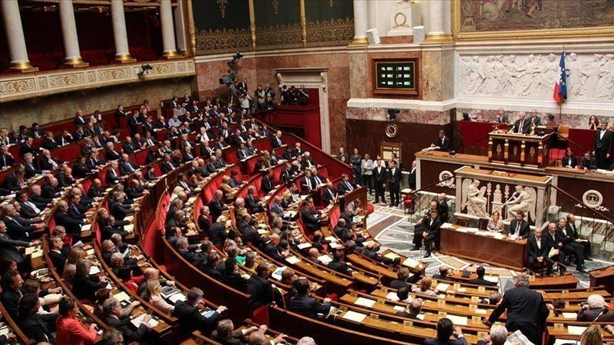 Ето какво се случи във френския парламент за първи път СНИМКА