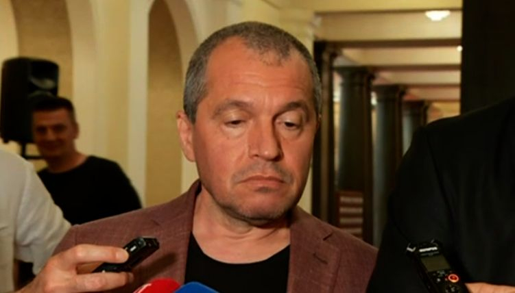 Тошко Йорданов срази Петков след мълниеносното решение на БСП